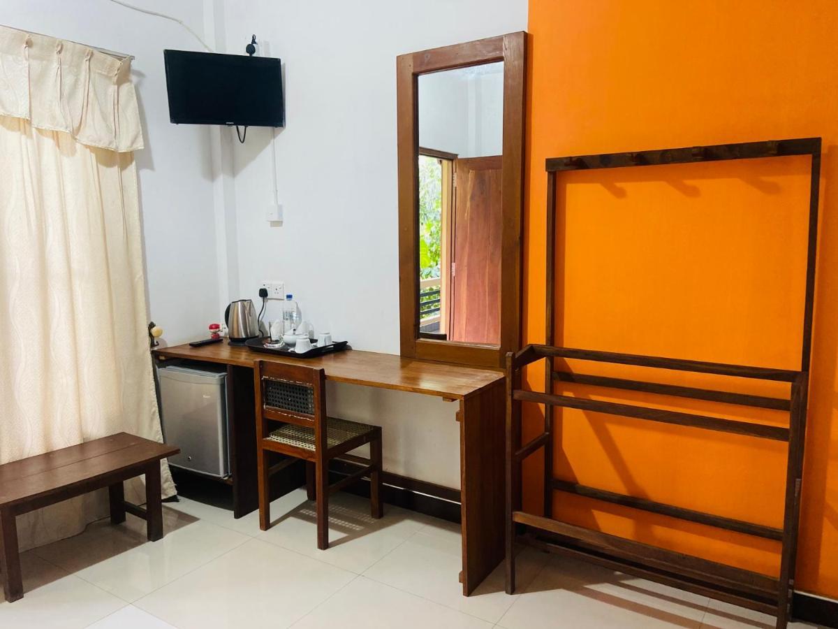The Yala City Guest House Tissamaharama Extérieur photo